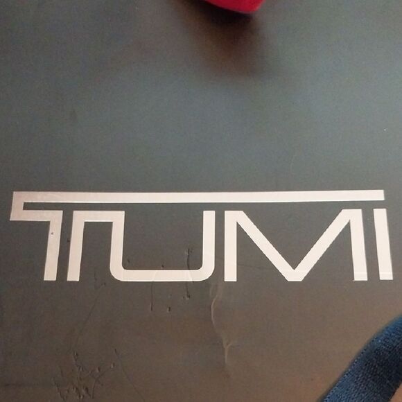 3 DESIGNER GIFT BAGS/ TOTES  WITH LOGOS...Excellent Used Condition. - Picture 3 of 11